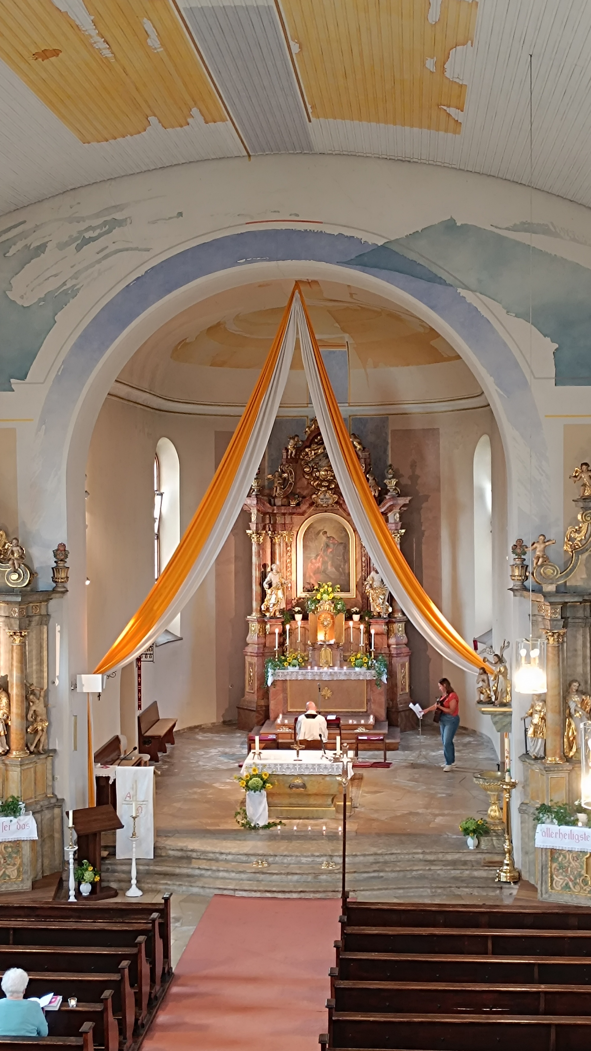 Abschlussgottesdienst am Tag der ewigen Anbetung in Troschenreuth mit Prozession